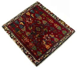 Close-up detail of 2000s Shiraz rug from Iran / Persia showing Wool weave