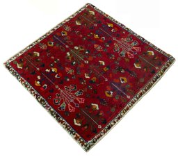 Close-up detail of 2000s Shiraz rug from Iran / Persia showing Wool weave