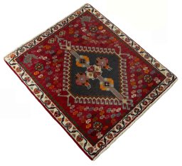 Close-up detail of 2000s Shiraz rug from Iran / Persia showing Wool weave