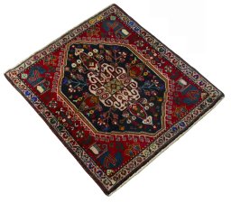 Close-up detail of 2000s Shiraz rug from Iran / Persia showing Wool weave