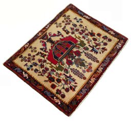 Close-up detail of 2000s Shiraz rug from Iran / Persia showing Wool weave
