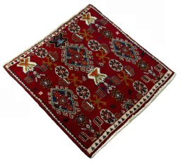 Close-up detail of 2000s Shiraz rug from Iran / Persia showing Wool weave