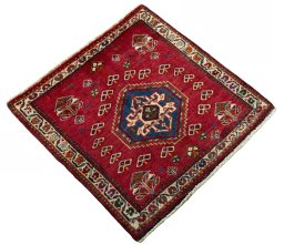 Close-up detail of 2000s Shiraz rug from Iran / Persia showing Wool weave