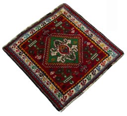 Close-up detail of 2000s Shiraz rug from Iran / Persia showing Wool weave