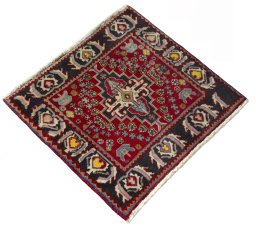 Close-up detail of 2000s Shiraz rug from Iran / Persia showing Wool weave