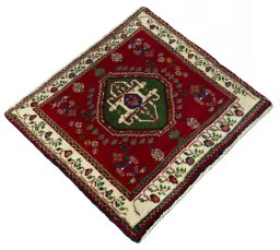 Close-up detail of 2000s Shiraz rug from Iran / Persia showing Wool weave