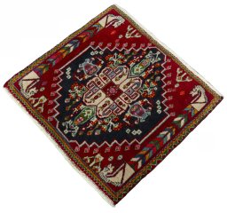 Corner detail of 2000s Shiraz rug showing border pattern and Wool pile