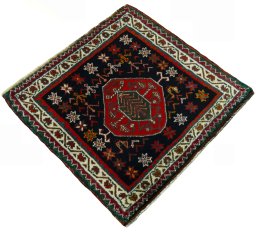 Close-up detail of 2000s Shiraz rug from Iran / Persia showing Wool weave