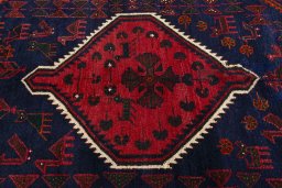 Central medallion detail of 2000s Shiraz rug from Iran / Persia