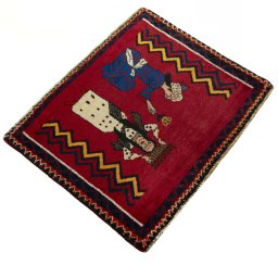 Close-up detail of 2000s Shiraz rug from Iran / Persia showing Wool weave