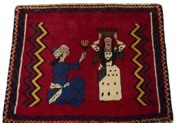 Surface texture of 2000s Shiraz rug with natural Wool and intricate pattern