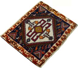 Close-up detail of 2000s Shiraz rug from Iran / Persia showing Wool weave