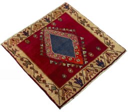 Close-up detail of 2000s Shiraz rug from Iran / Persia showing Wool weave