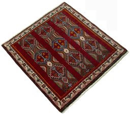 Close-up detail of 2000s Shiraz rug from Iran / Persia showing Wool weave