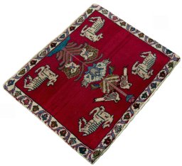 Close-up detail of 2000s Shiraz rug from Iran / Persia showing Wool weave