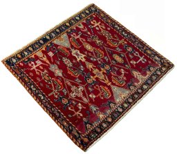 Close-up detail of 2000s Shiraz rug from Iran / Persia showing Wool weave