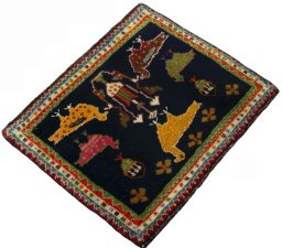Close-up detail of 2000s Shiraz rug from Iran / Persia showing Wool weave