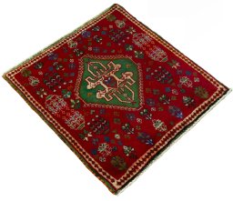 Close-up detail of 2000s Shiraz rug from Iran / Persia showing Wool weave