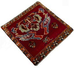 Close-up detail of 2000s Shiraz rug from Iran / Persia showing Wool weave