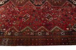 Close-up detail of 1970s Shiraz rug from Iran / Persia showing Wool weave