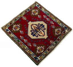 Close-up detail of 2000s Shiraz rug from Iran / Persia showing Wool weave