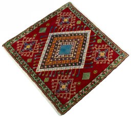 Corner detail of 2000s Shiraz rug showing border pattern and Wool pile