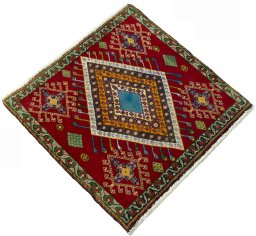 Close-up detail of 2000s Shiraz rug from Iran / Persia showing Wool weave
