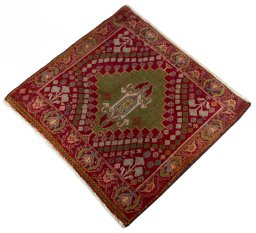 Corner detail of 2000s Shiraz rug showing border pattern and Wool pile