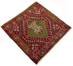Close-up detail of 2000s Shiraz rug from Iran / Persia showing Wool weave
