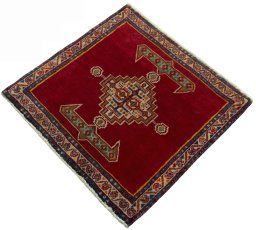 Close-up detail of 2000s Shiraz rug from Iran / Persia showing Wool weave