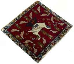 Close-up detail of 2000s Shiraz rug from Iran / Persia showing Wool weave