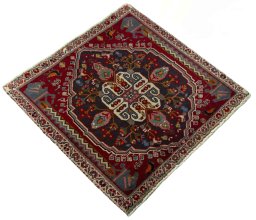 Close-up detail of 2000s Shiraz rug from Iran / Persia showing Wool weave