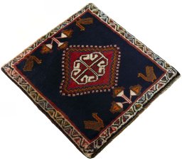 Close-up detail of 2000s Shiraz rug from Iran / Persia showing Wool weave