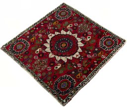 Corner detail of 2000s Shiraz rug showing border pattern and Wool pile