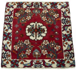 Surface texture of 2000s Shiraz rug with natural Wool and intricate pattern