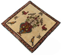 Corner detail of 2000s Shiraz rug showing border pattern and Wool pile
