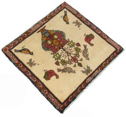 Close-up detail of 2000s Shiraz rug from Iran / Persia showing Wool weave
