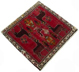 Close-up detail of 2000s Shiraz rug from Iran / Persia showing Wool weave