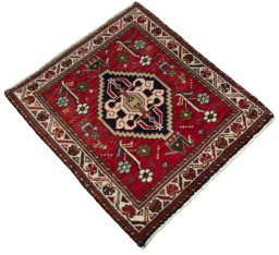 Close-up detail of 2000s Shiraz rug from Iran / Persia showing Wool weave