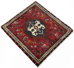 Close-up detail of 2000s Shiraz rug from Iran / Persia showing Wool weave