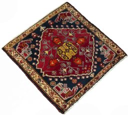 Close-up detail of 2000s Shiraz rug from Iran / Persia showing Wool weave