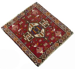 Close-up detail of 2000s Shiraz rug from Iran / Persia showing Wool weave