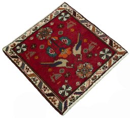 Close-up detail of 2000s Shiraz rug from Iran / Persia showing Wool weave