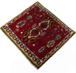 Corner detail of 2000s Shiraz rug showing border pattern and Wool pile