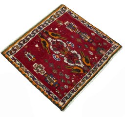 Close-up detail of 2000s Shiraz rug from Iran / Persia showing Wool weave