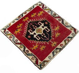 Close-up detail of 2000s Shiraz rug from Iran / Persia showing Wool weave