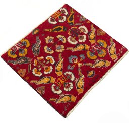 Close-up detail of 2000s Shiraz rug from Iran / Persia showing Wool weave