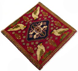 Close-up detail of 2000s Shiraz rug from Iran / Persia showing Wool weave