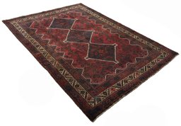 Close-up detail of 2000s Shiraz rug from Iran / Persia showing Wool weave