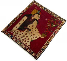 Corner detail of 2000s Shiraz rug showing border pattern and Wool pile